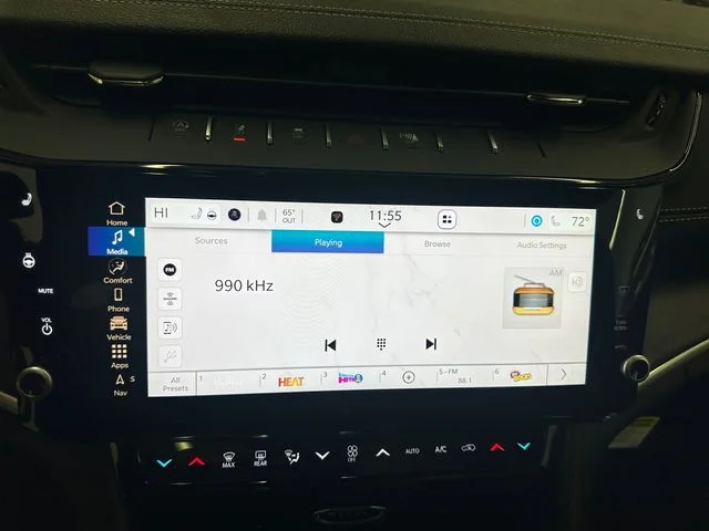New 2026 Black Jeep Laredo Altitude image 29