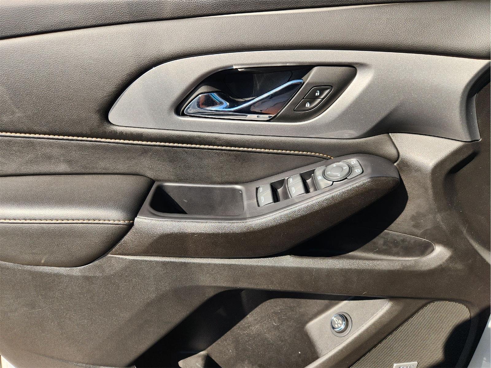Used 2021 SUMMIT WHITE Chevrolet RS image 22