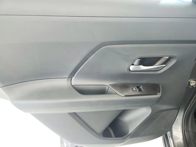 2026 Nissan KICKS SR - Photo 32
