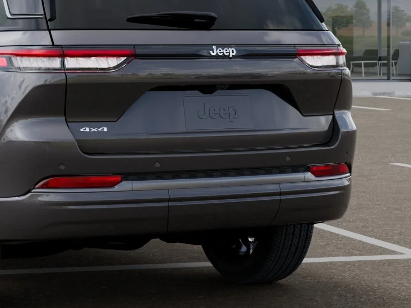 New 2026 Baltic Gray Metallic Clear-Coat Exterior Paint Jeep Limited Reserve image 39