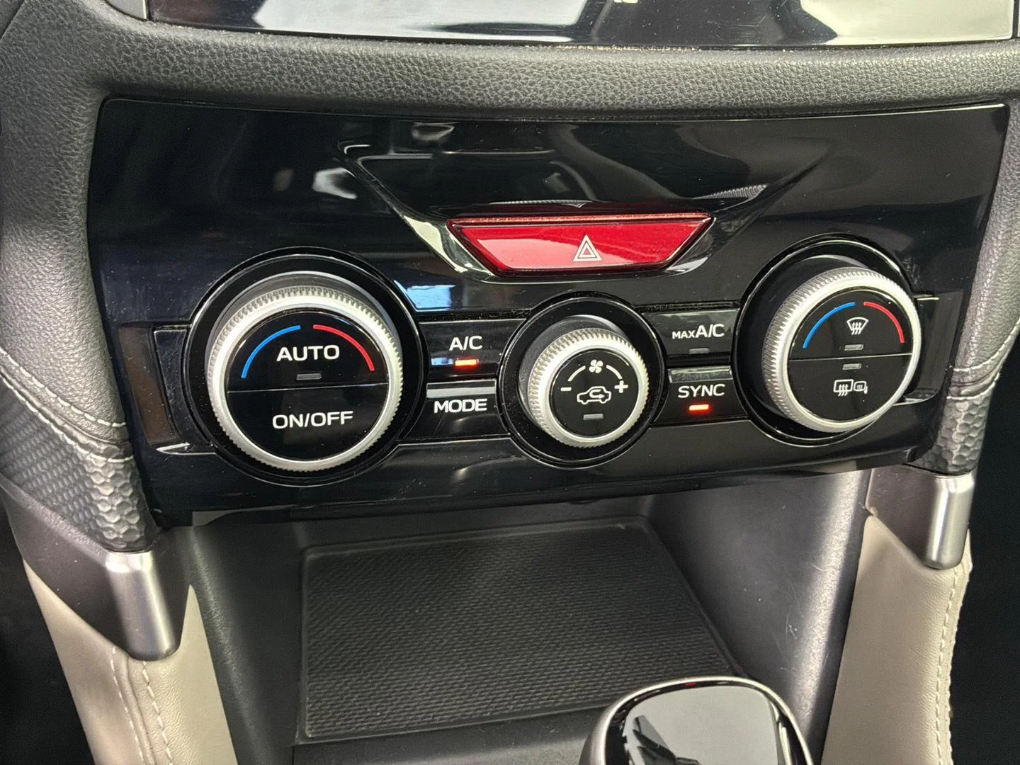 Used 2019 Horizon Blue Pearl Subaru Limited image 32