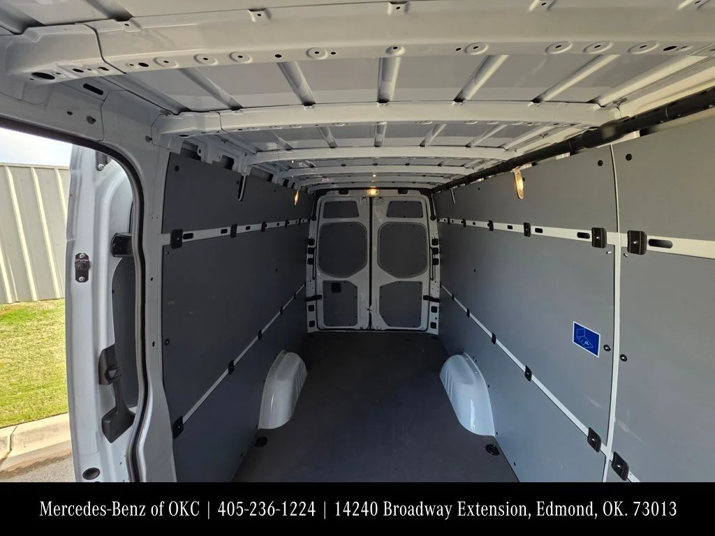 Used 2025 White Mercedes-Benz Cargo 170 WB image 7