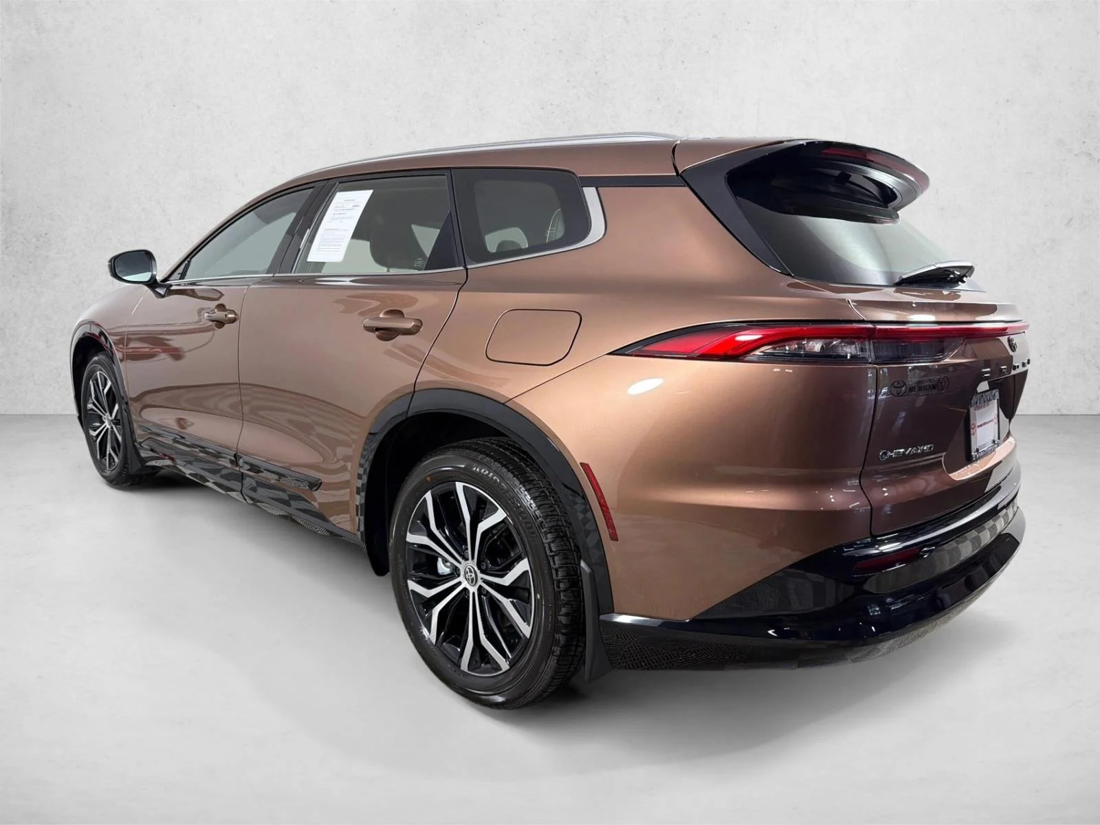 Used 2025 Copper Toyota XLE image 5