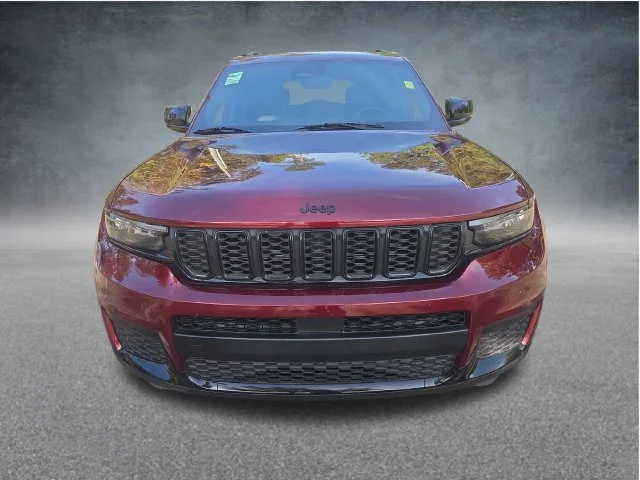 Used 2025 Red Jeep Altitude X image 2