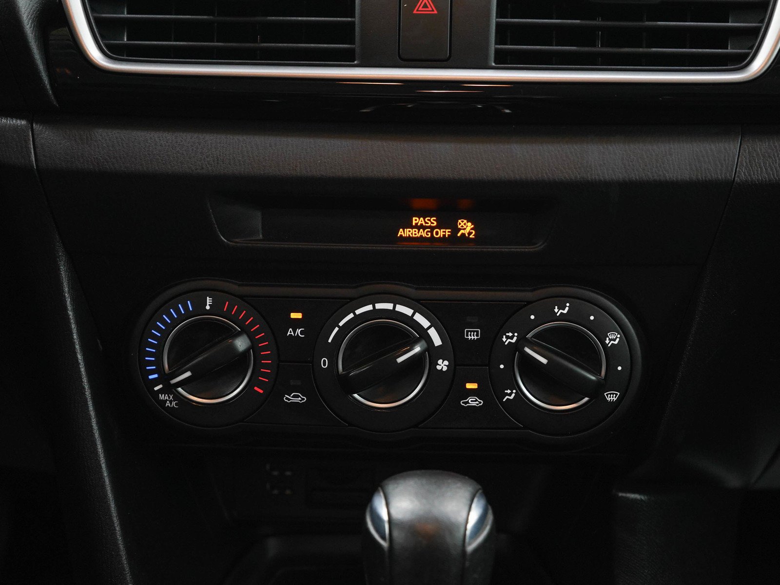 Used 2015 Titanium Flash Mica Mazda i Touring image 17