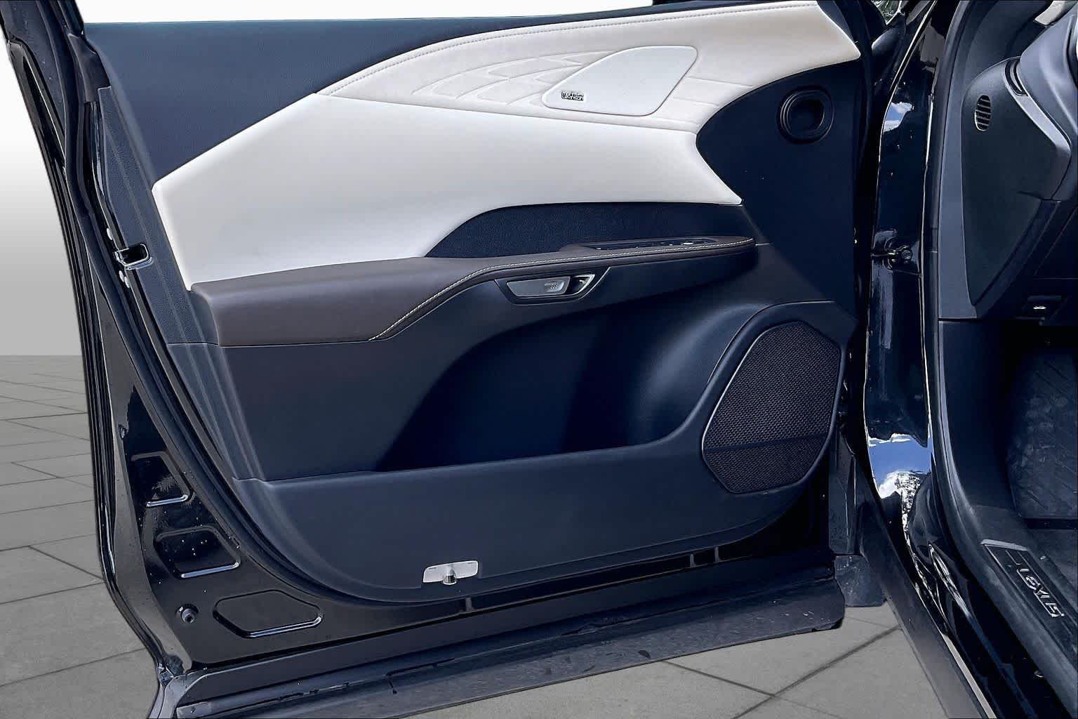 Used 2025 Caviar Lexus Luxury image 21