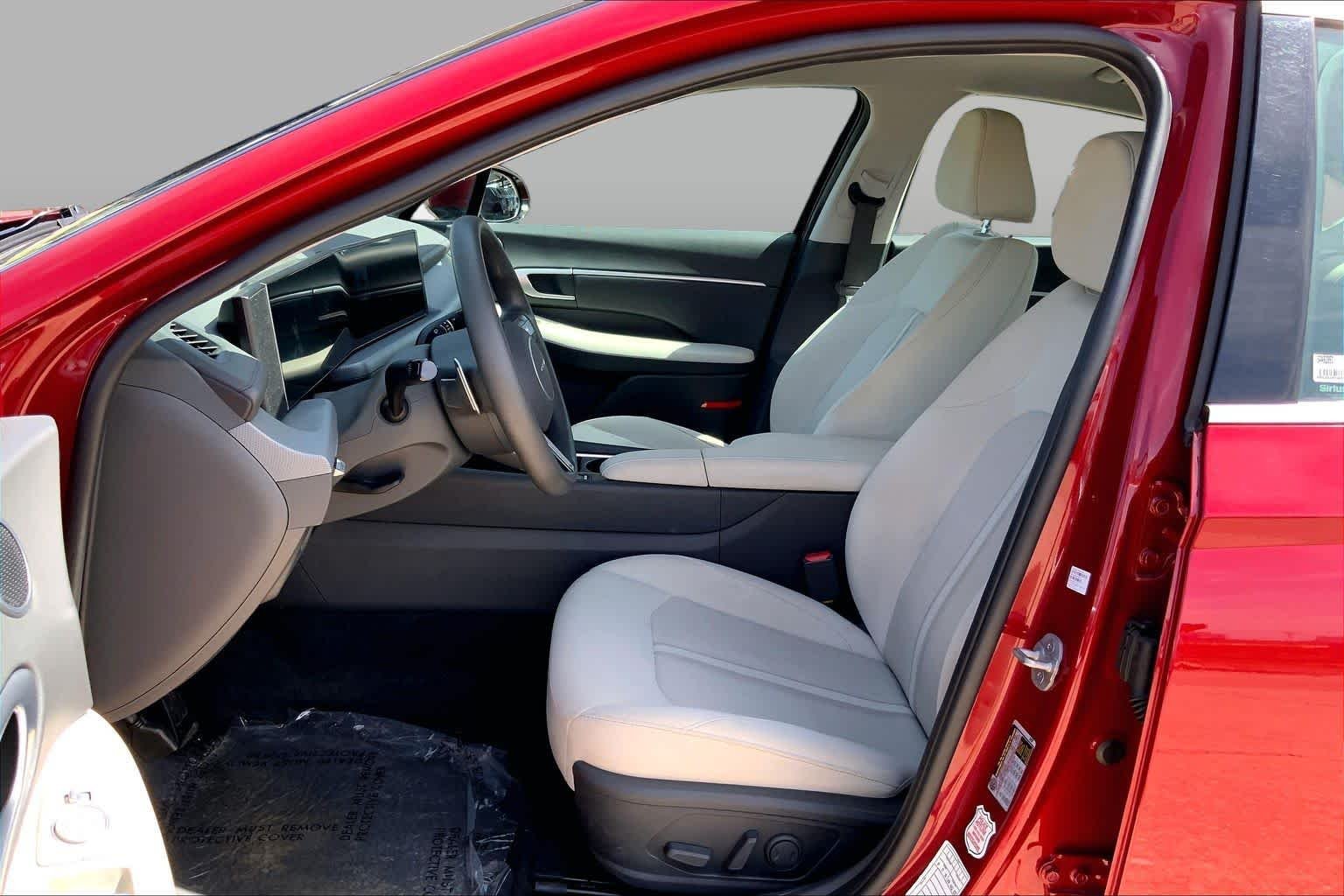 Used 2025 Ultimate red Hyundai SEL image 8