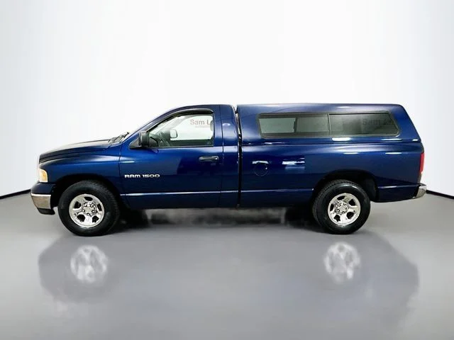 Used 2004 Patriot Blue Pearl Dodge SLT image 4