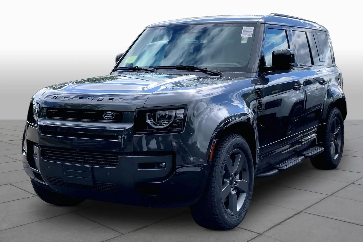 2026 Land Rover Defender 110 X-Dynamic SE