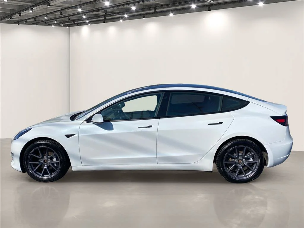 Used 2021 Pearl White Multi-Coat Tesla Long Range image 4