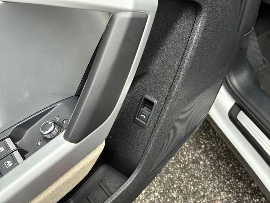 Used 2025 White Audi Premium image 39
