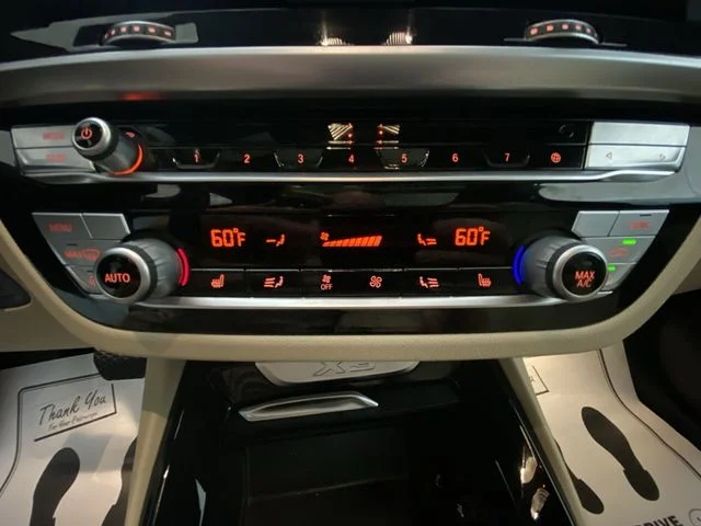 Used 2021 Gray BMW sDrive30i image 19