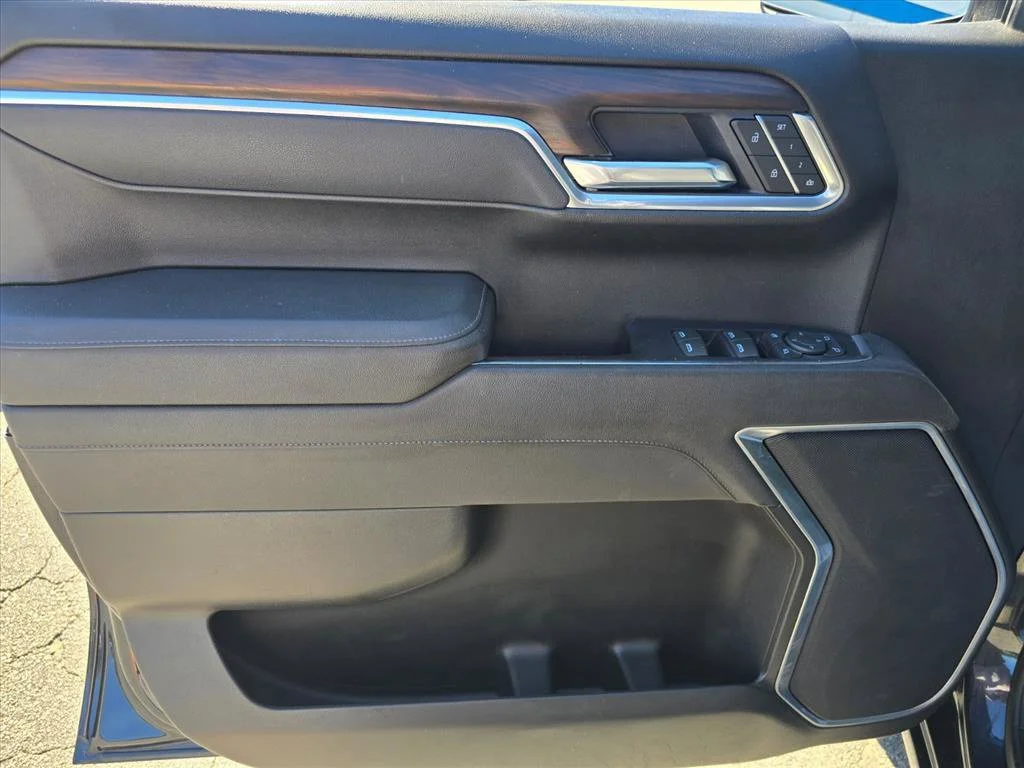 Used 2025 Titanium Rush Metallic GMC SLT image 13