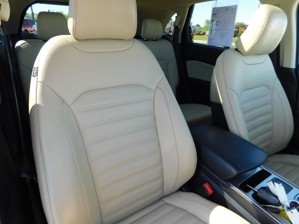 Used 2023 Blue Ford SEL image 24
