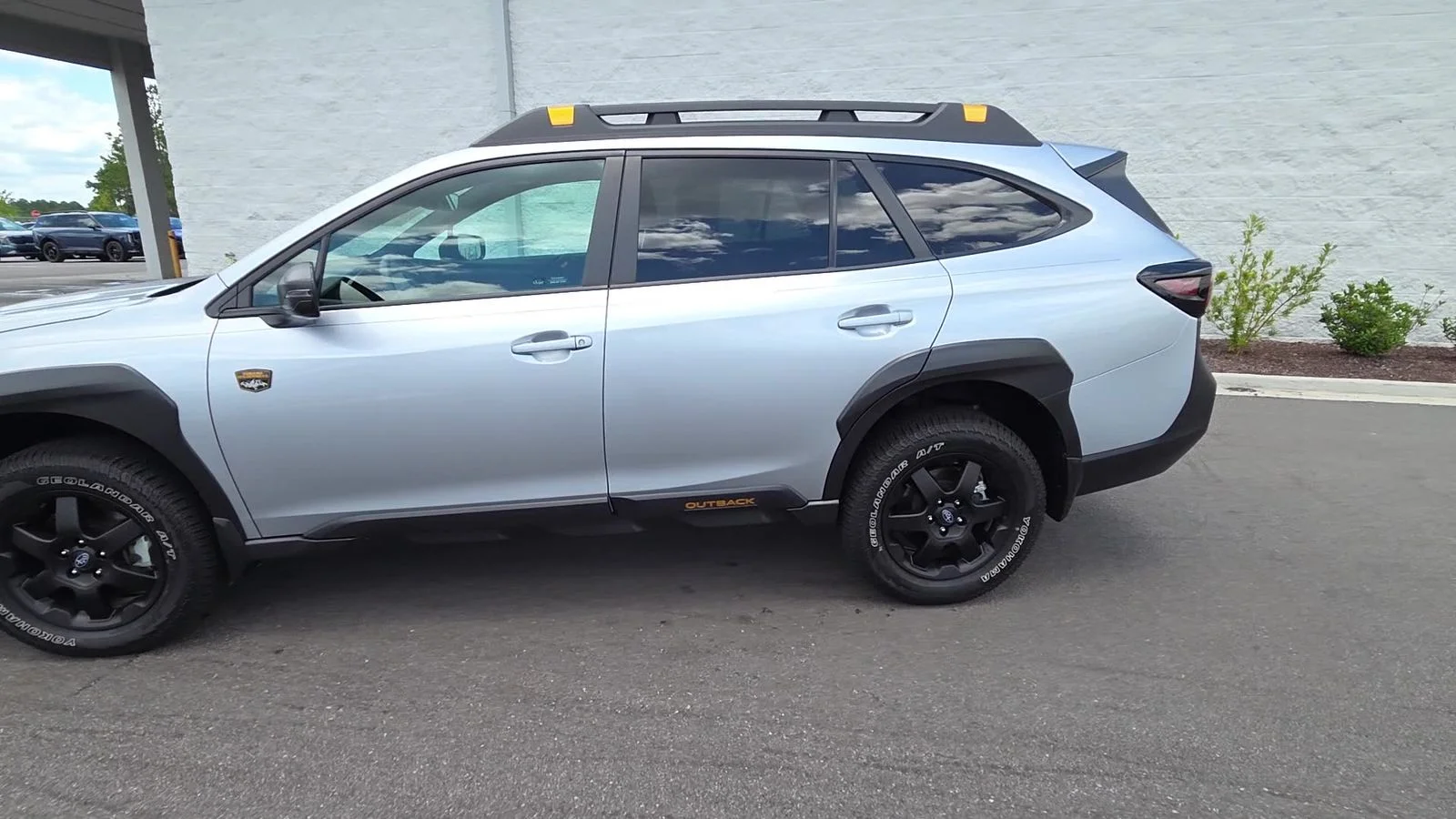 Used 2025 Ice Silver Metallic Subaru Wilderness image 5