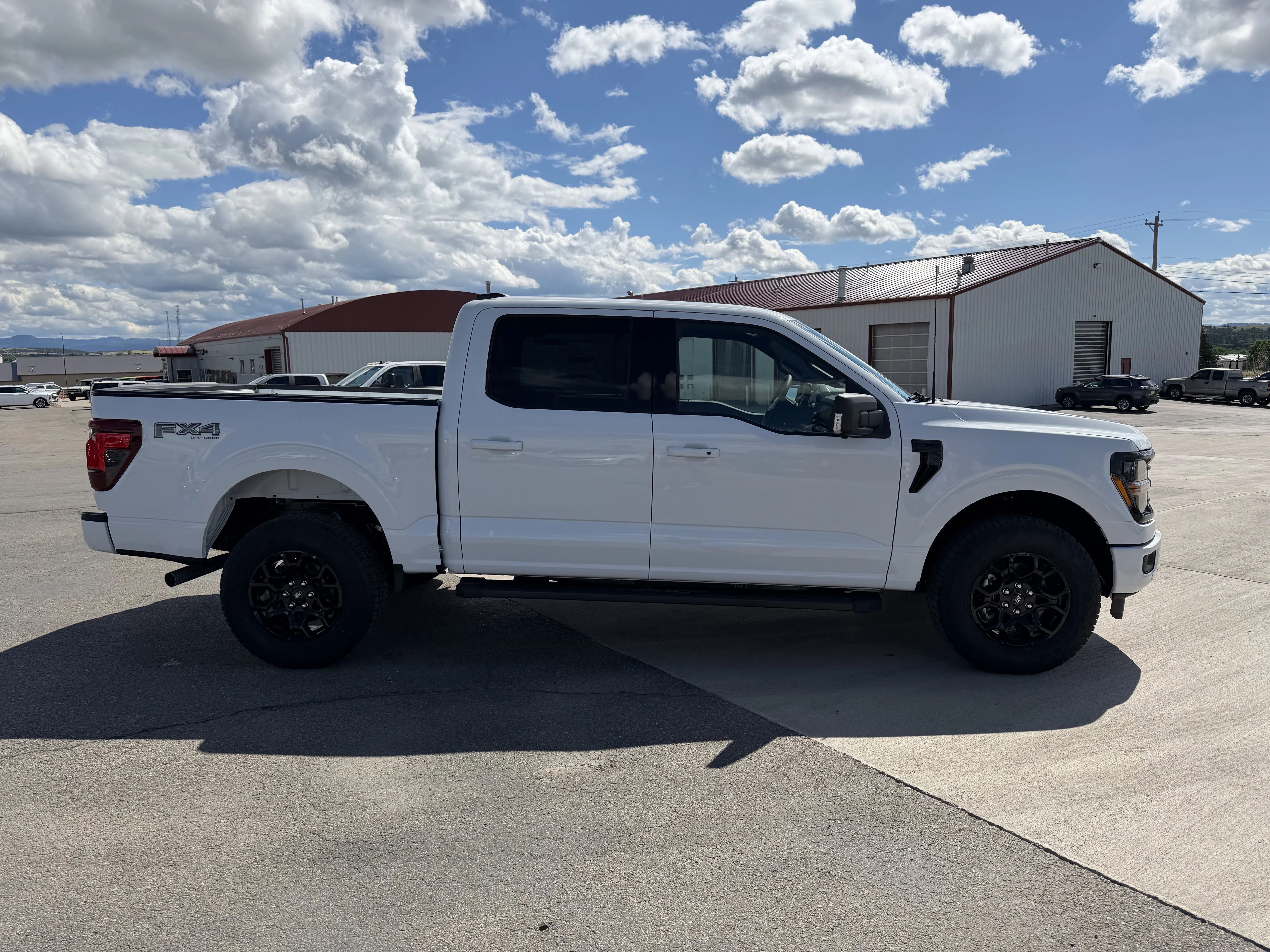 New 2026 Oxford White Ford XLT image 4