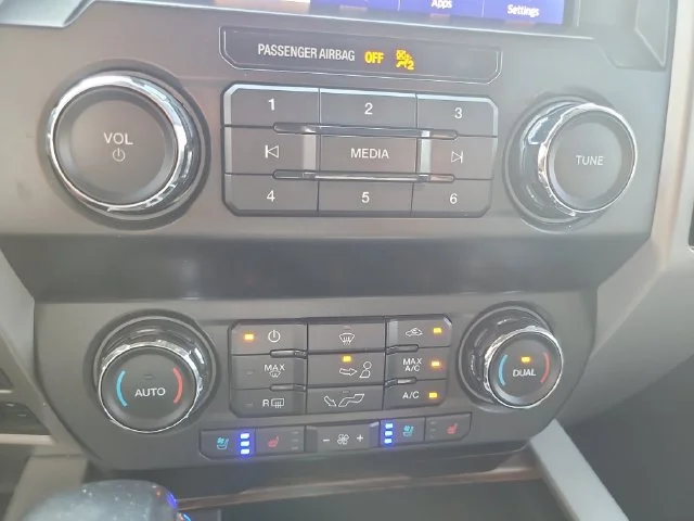 Used 2019 White Ford Lariat image 25