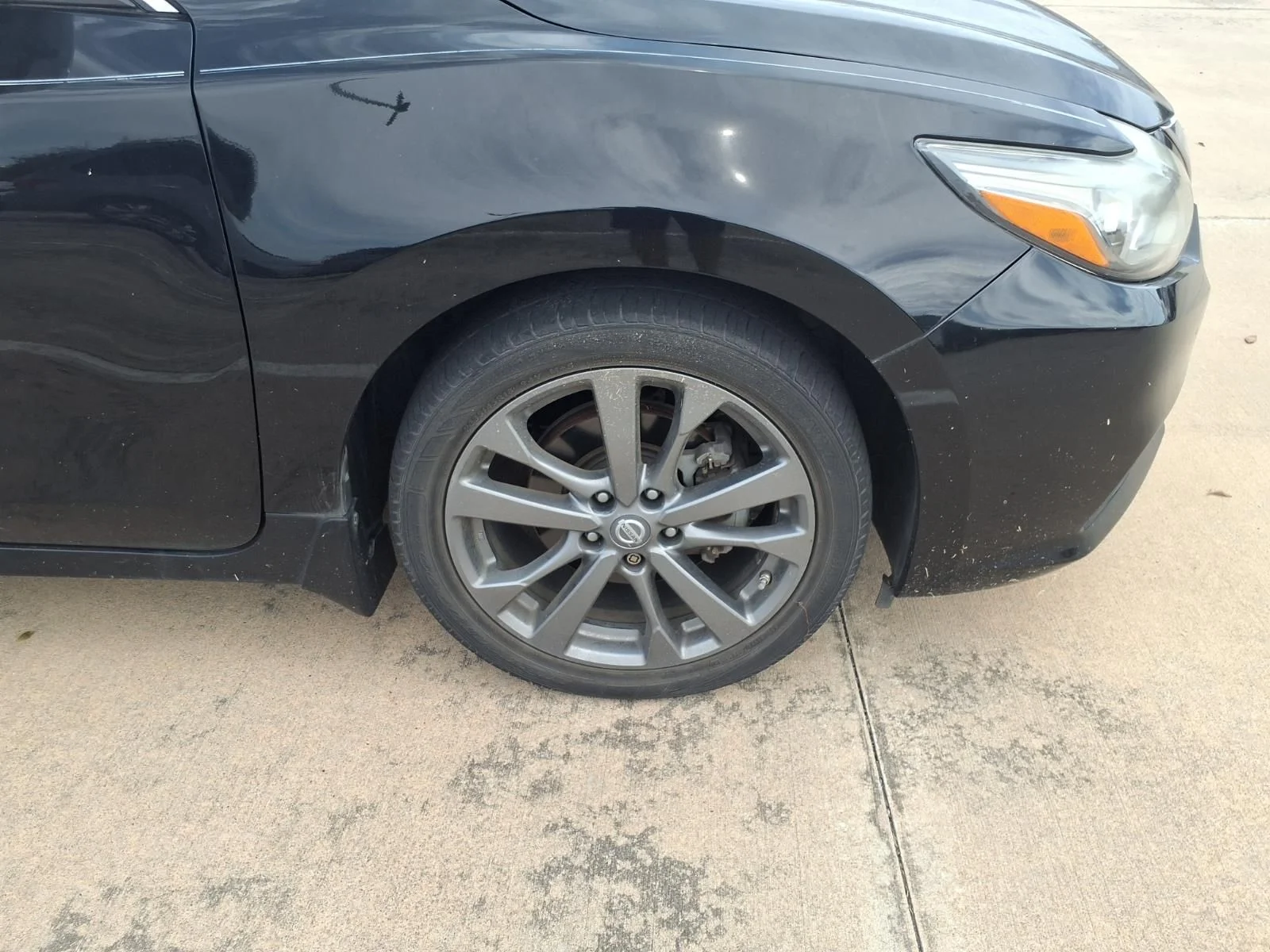 Used 2018 Black Nissan 2.5 SR image 7
