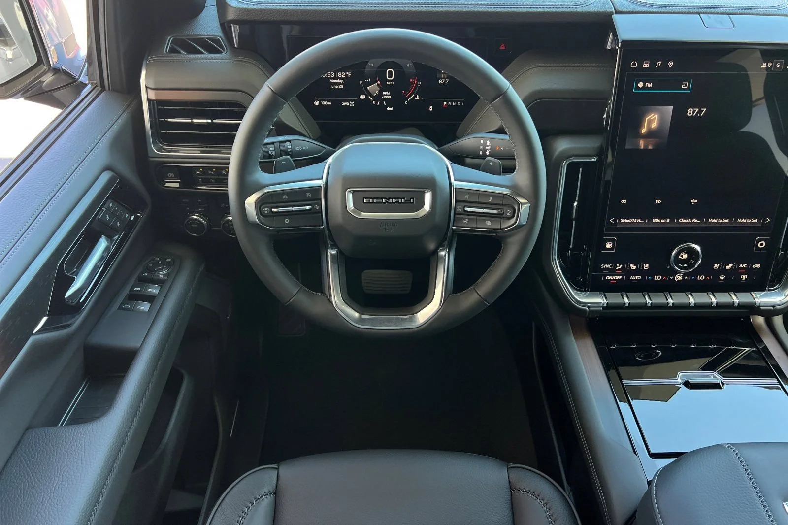 2026 GMC Yukon XL Denali - Photo 12