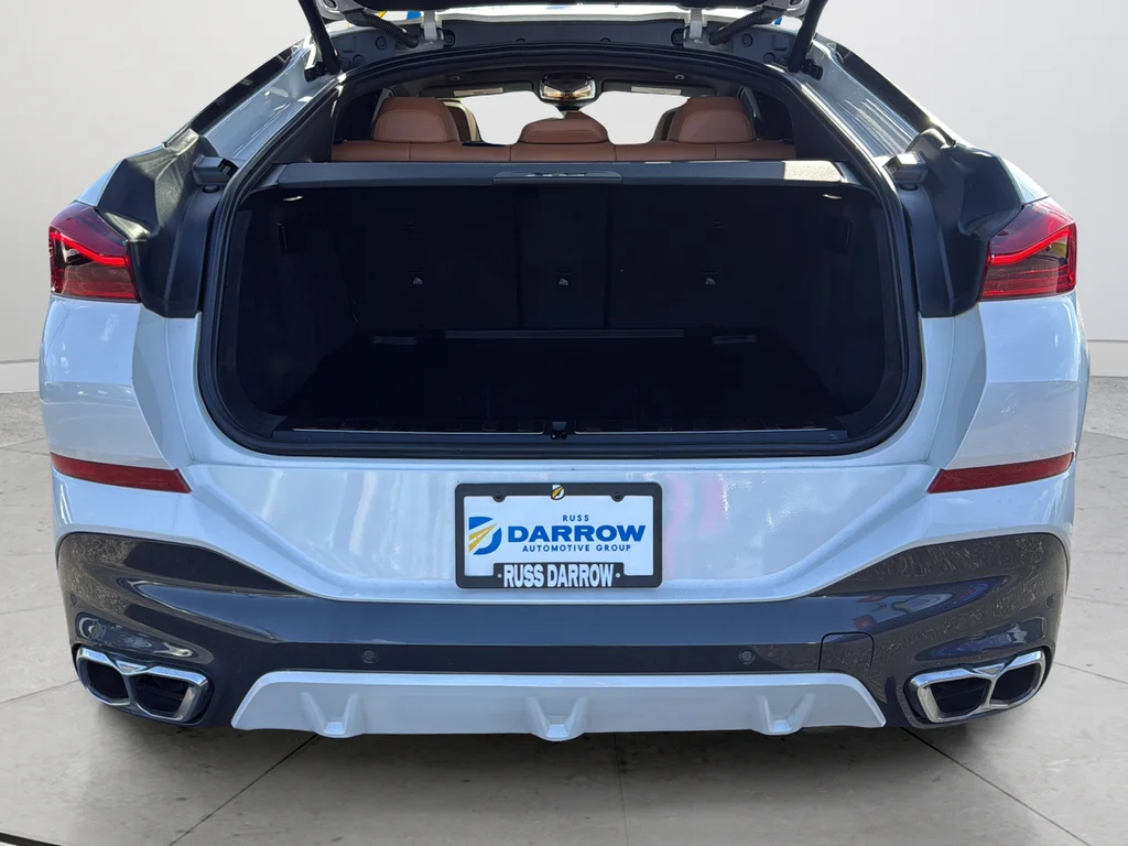 Used 2024 White BMW M60i image 9