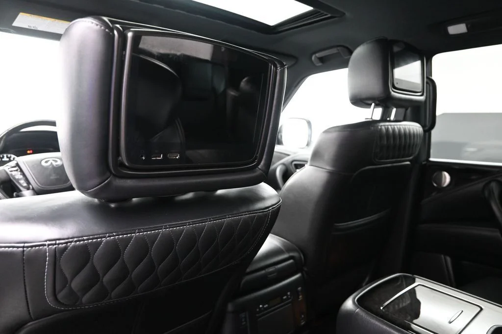 Used 2023 White INFINITI Sensory image 18