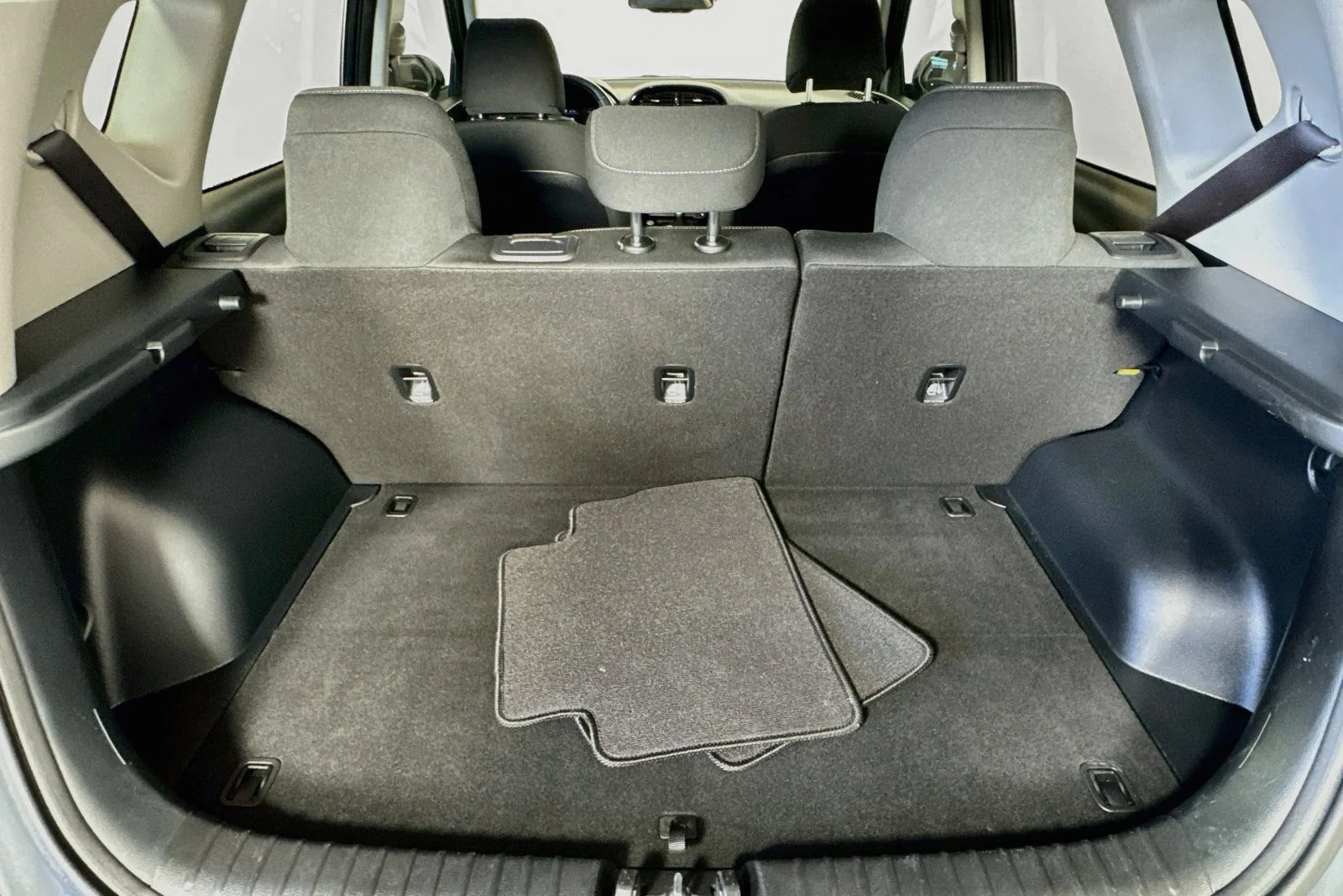 Used 2023 Gravity Gray Kia EX image 25