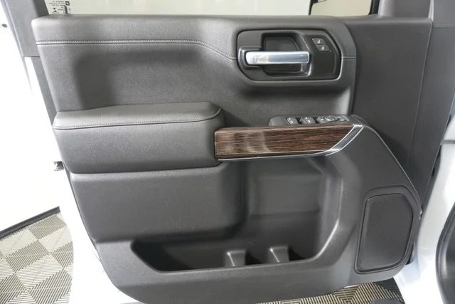 Used 2021 Summit White GMC Elevation image 33
