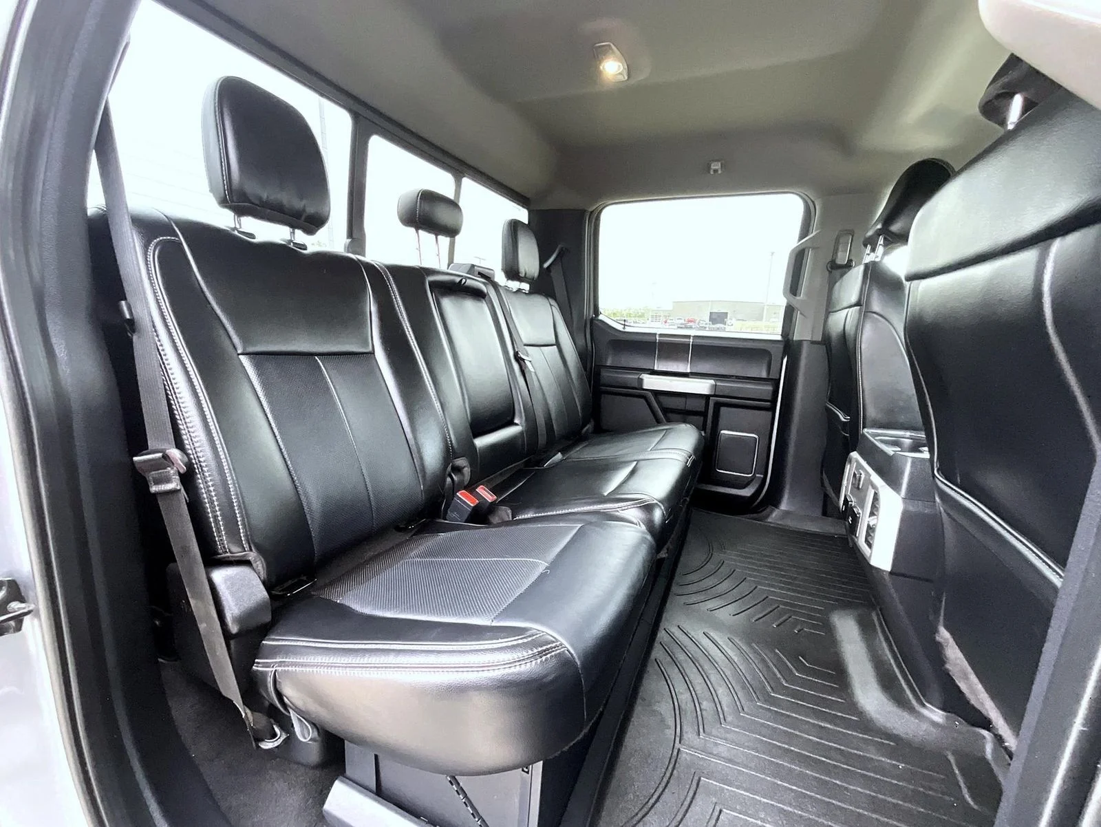 Used 2020 Silver Ford Lariat image 19