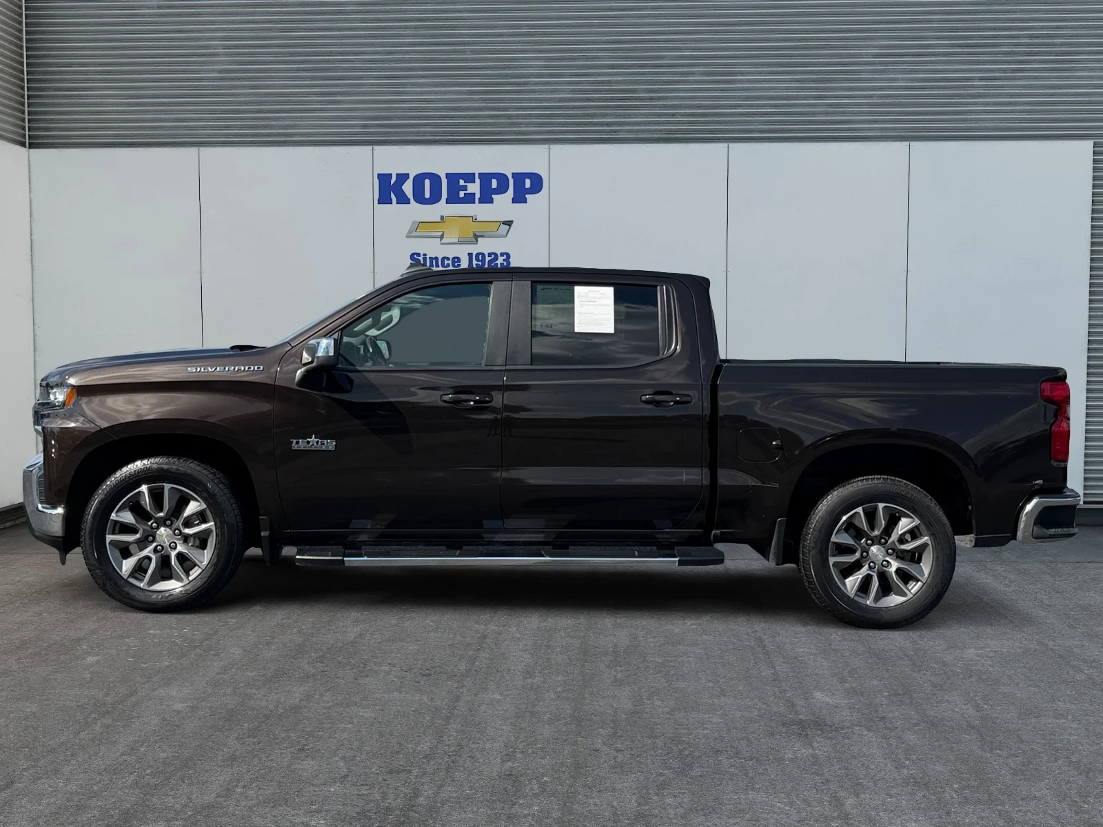 Used 2019 HAVANA BROWN METALLIC Chevrolet LT image 2