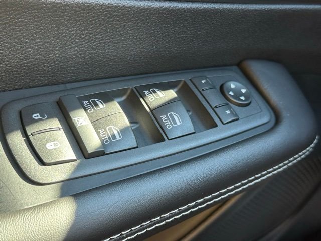 2026 Chrysler Pacifica Select - Photo 16