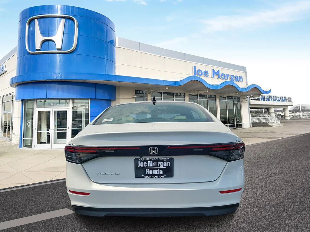 New 2026 Platinum White Pearl Honda SE image 4
