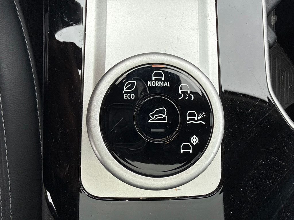 Used 2025 Alloy Silver Metallic Mitsubishi SEL image 17