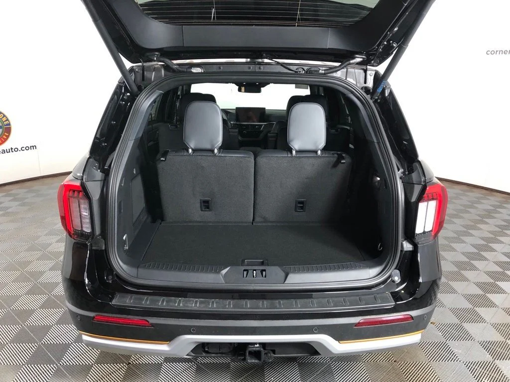 New 2026 Agate Black Metallic Ford Tremor® image 18