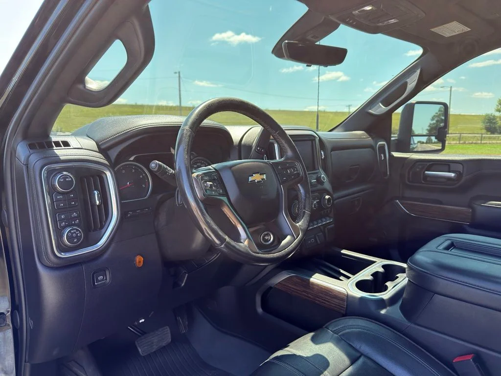Used 2022 Black Chevrolet High Country image 25