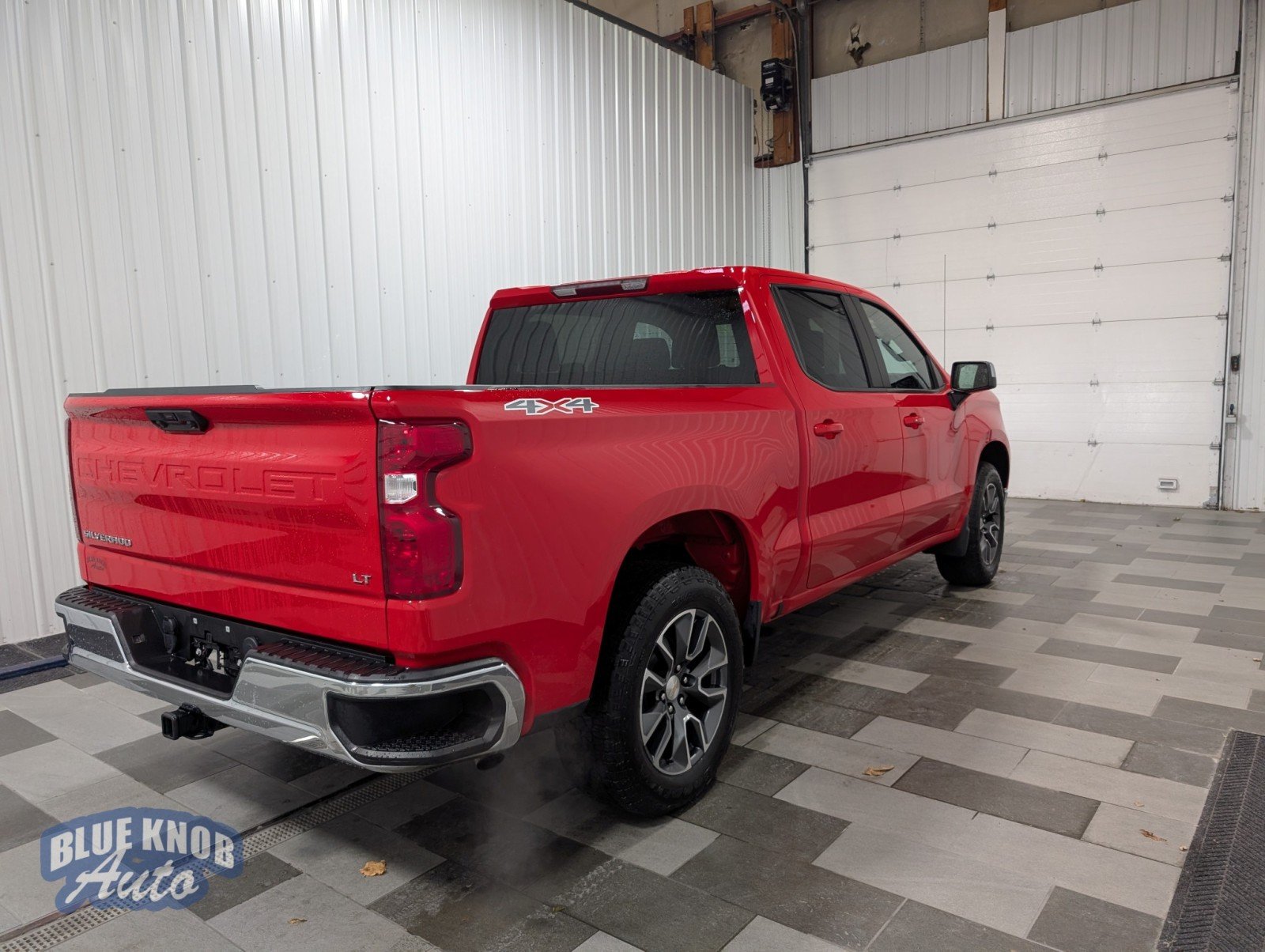 2023 Chevrolet Silverado 1500 LT photo 4