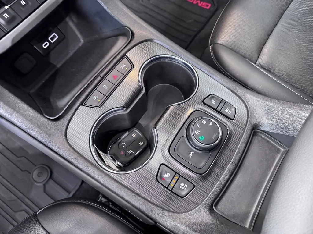 2023 GMC Acadia SLT - Photo 22