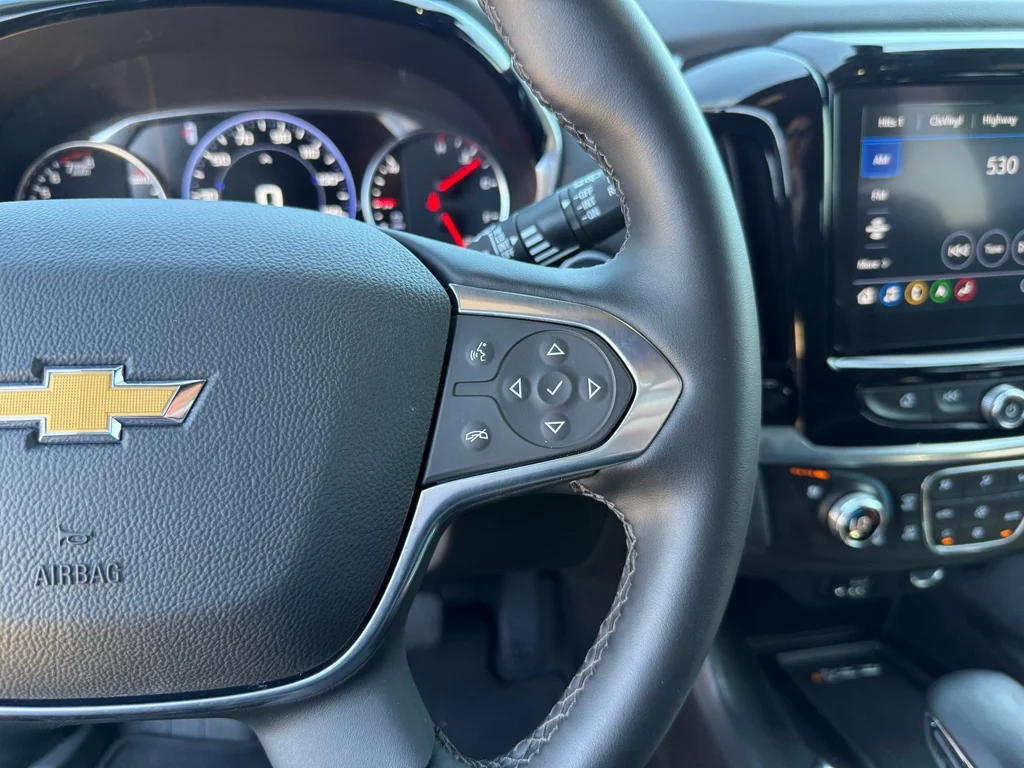 Used 2024 Mosaic Black Metallic Chevrolet High Country image 18