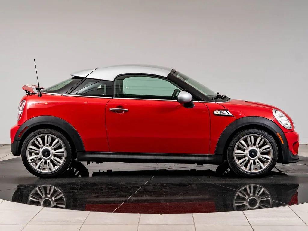 Used 2012 Chili Red MINI  image 11