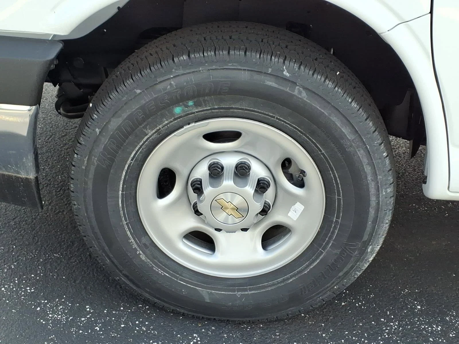 New 2026 Summit White Chevrolet 1WT image 21
