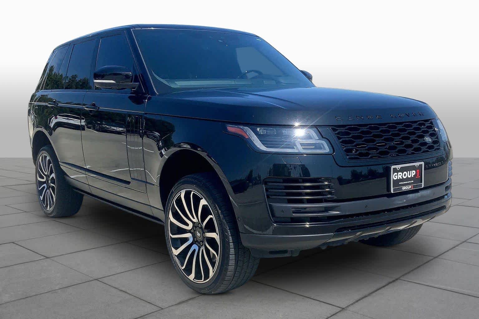 Used 2018 Santorini Black Metallic Land Rover  image 3