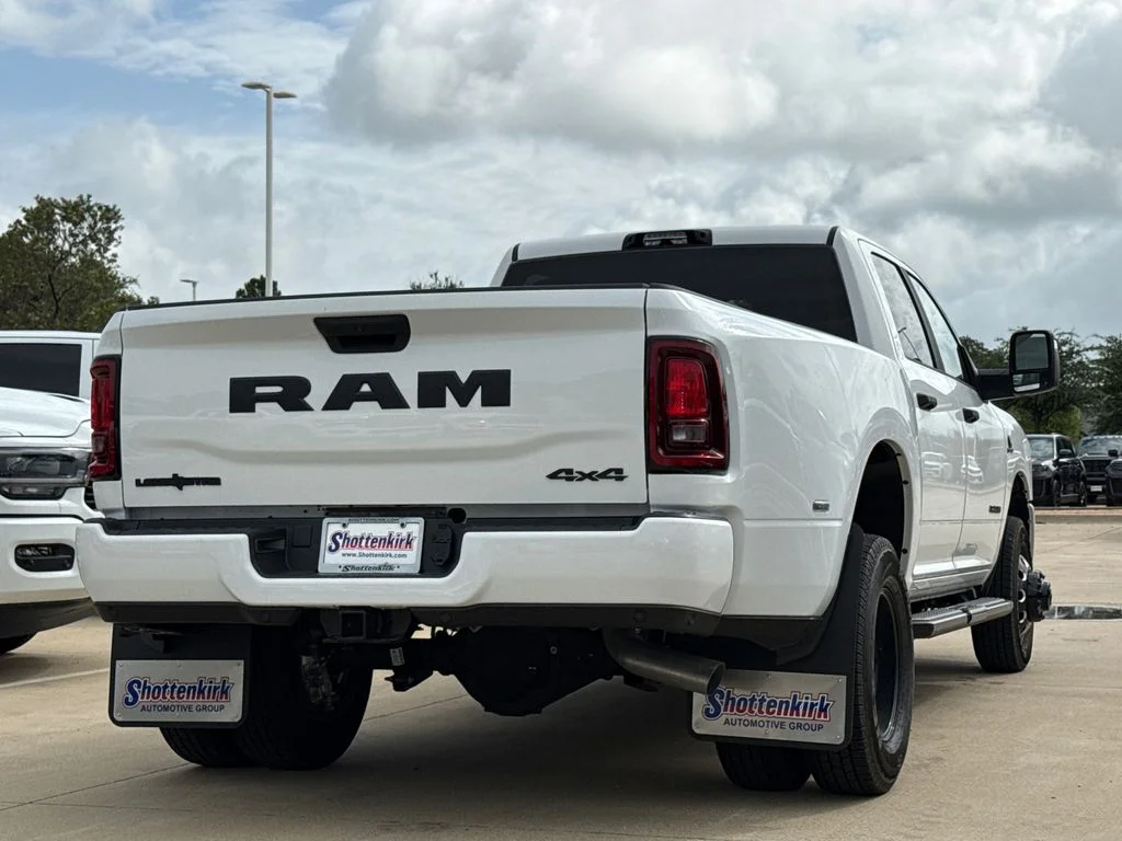 New 2026 Bright White Clear-Coat Exterior Paint RAM Big Horn image 9