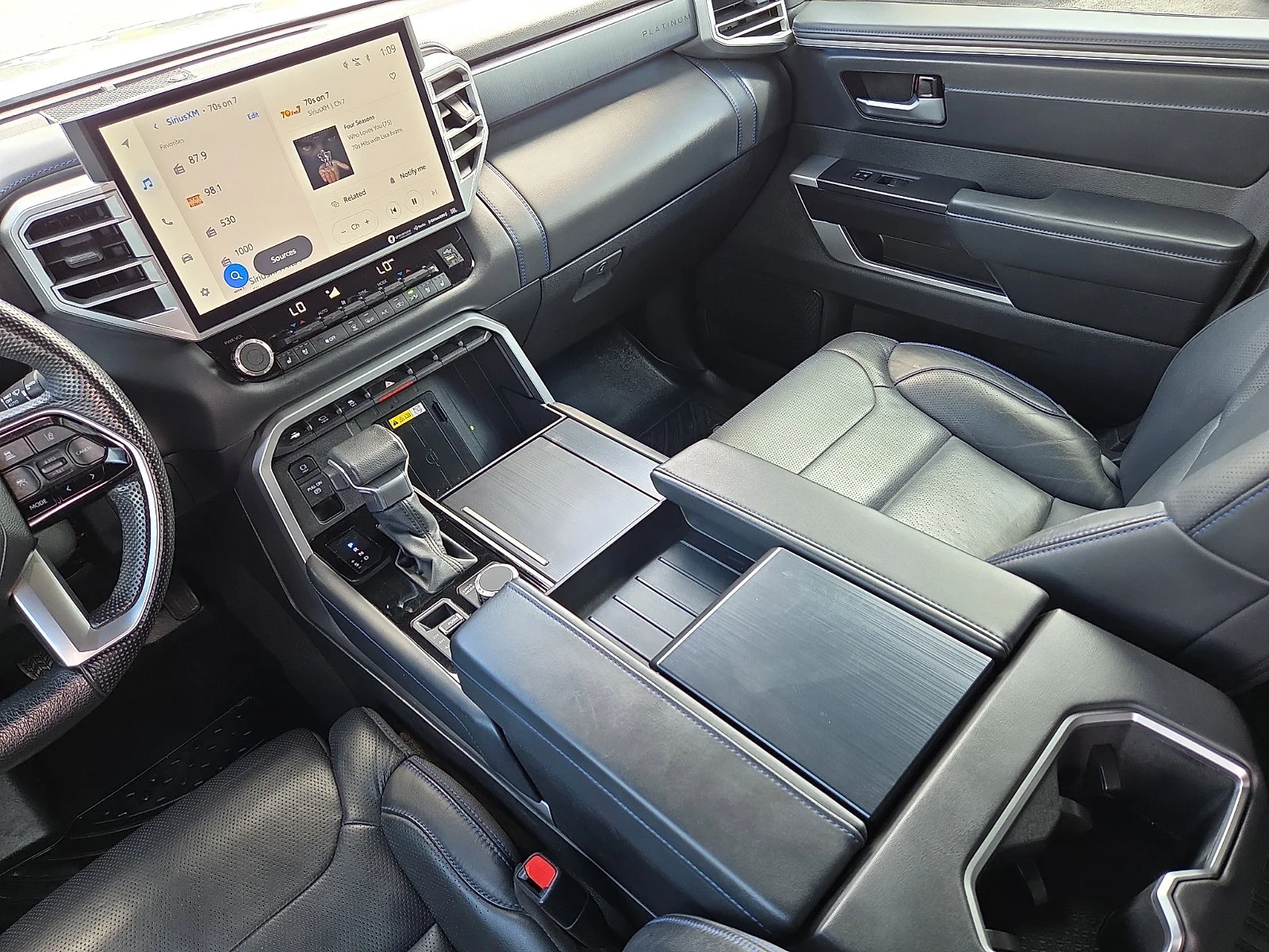 Used 2024  Toyota Platinum Hybrid image 12