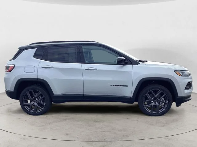 New 2026 Silver Jeep LIMITED ALTITUDE 4X4 image 7