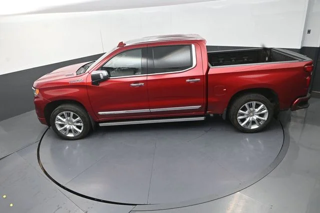 Used 2023 Red Chevrolet High Country image 15