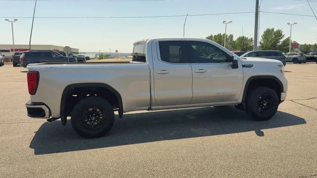 Used 2020 Silver GMC SLE image 9