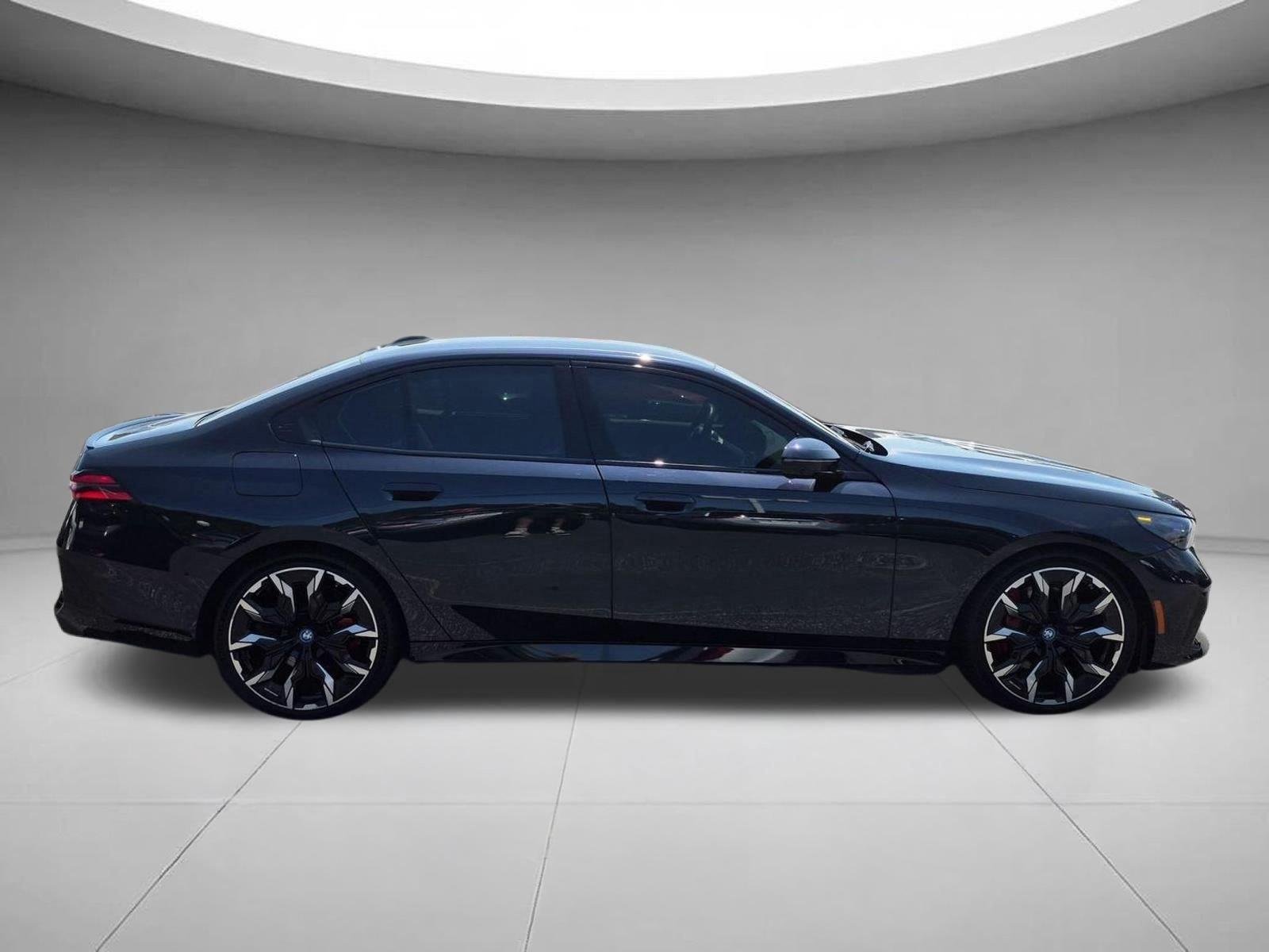 Used 2025 Carbon Black Metallic BMW xDrive40 image 6