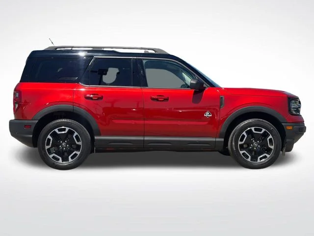 Used 2023 Red Ford Outer Banks image 15