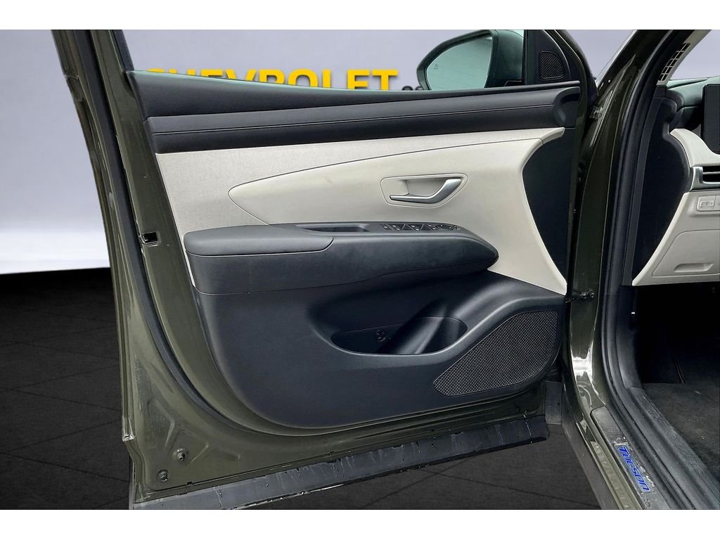 Used 2025  Hyundai SEL Convenience image 17