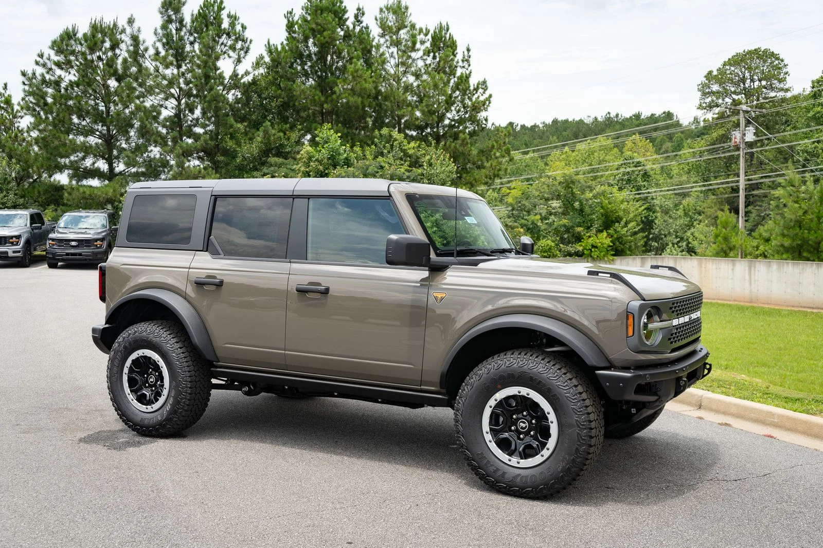 New 2026 Marsh Gray Ford Badlands® image 21