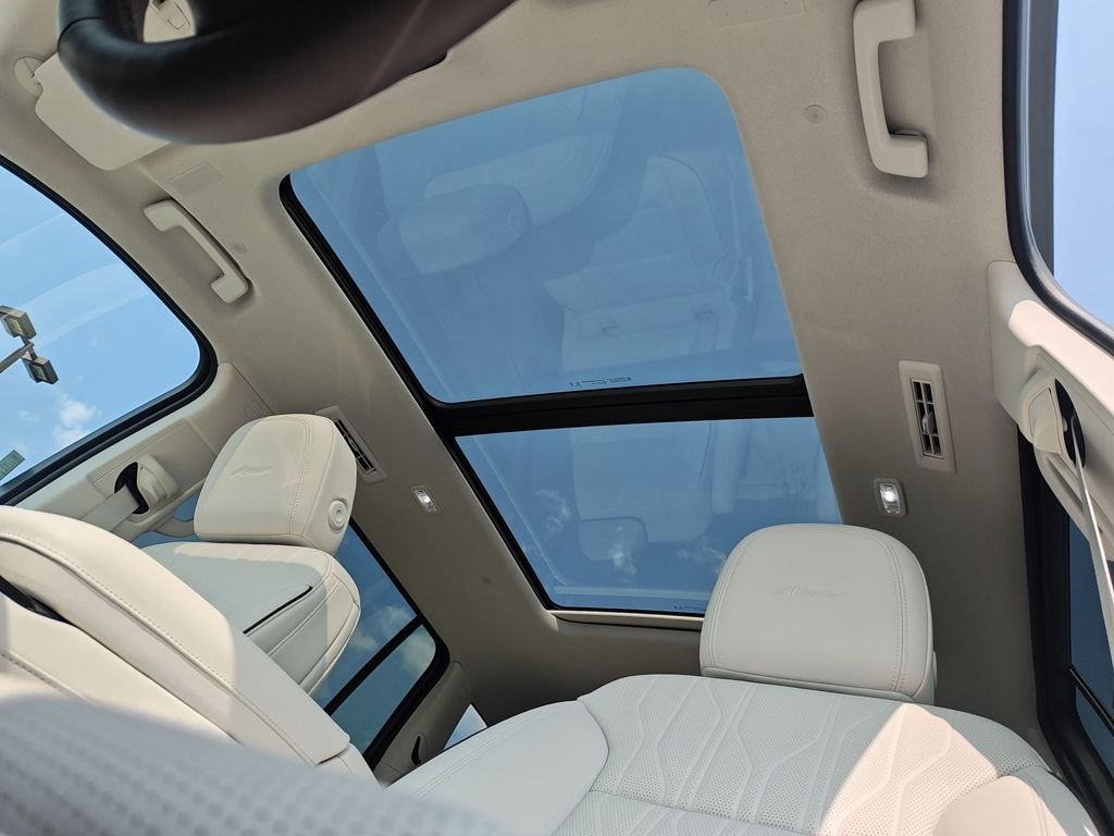 Used 2025 Gray Buick Avenir image 24